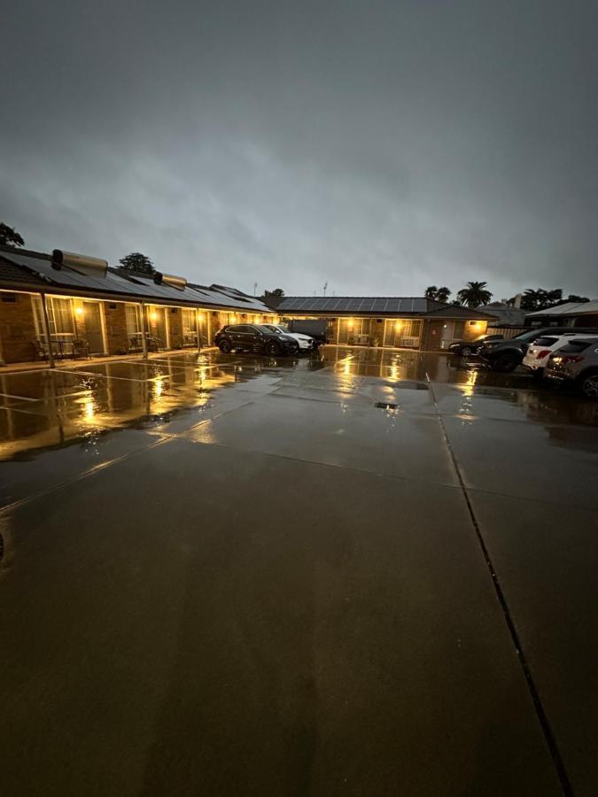 Pevensey Motor Lodge Echuca Kültér fotó
