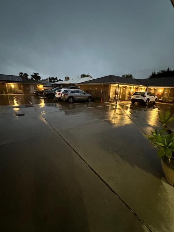 Pevensey Motor Lodge Echuca Kültér fotó
