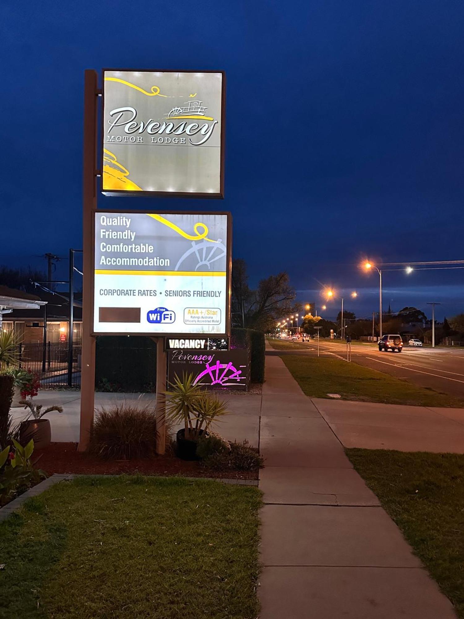 Pevensey Motor Lodge Echuca Kültér fotó